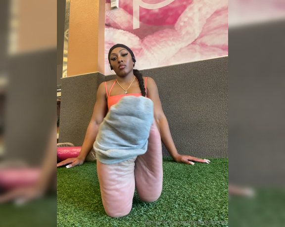 Ri aka Solequeenri OnlyFans - Sock removal at the gym caught a couple gazes