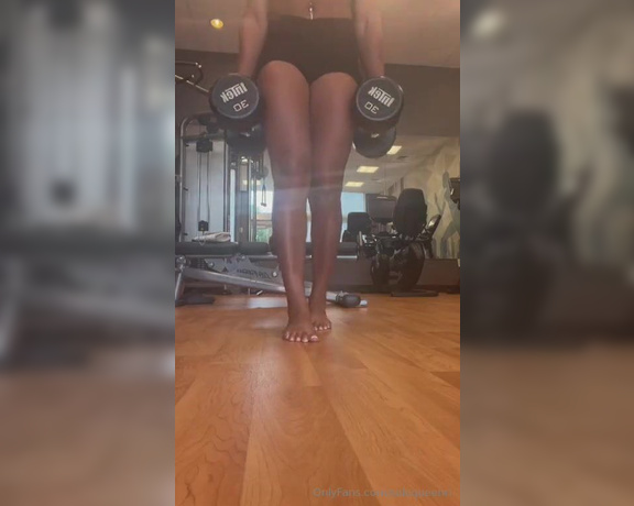 Ri aka Solequeenri OnlyFans - Hour long! FULL IG LIVE of my barefoot workout lmk what y’all think