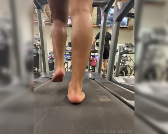 Ri aka Solequeenri OnlyFans - Simple treadmill workout walking barefoot