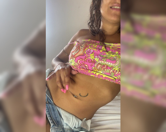 ManyVids - Queenstarb - Belly JOI