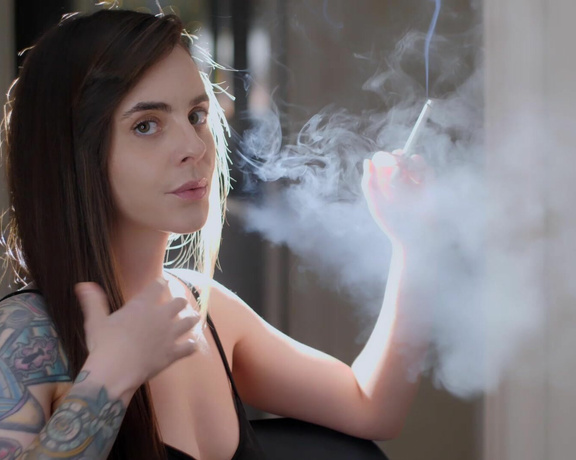 ManyVids - Dani Lynn - Chain Smoking Two Marlboro Gold 100s