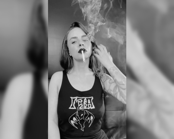 ManyVids - Dani Lynn - Smoking in Black and White 2