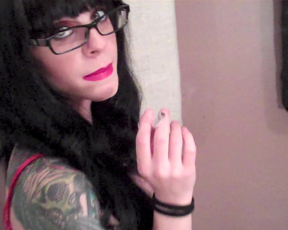 ManyVids - Dani Lynn - Smoking In Glasses