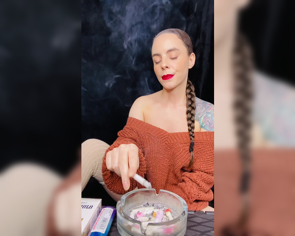 ManyVids - Dani Lynn - Smoking Marlboro Gold 100s in Sweater