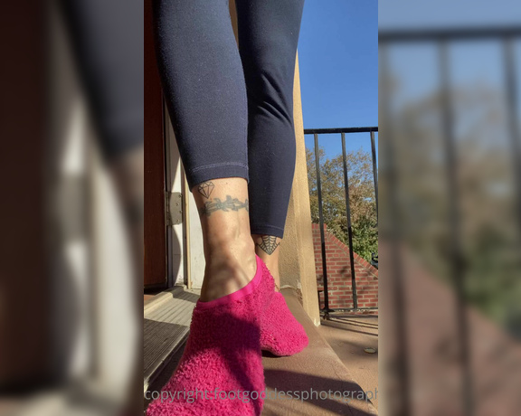 CatPrincess aka Catprincessfeet OnlyFans - Fuzzy sock removalFriday feet for your Friday meat 1