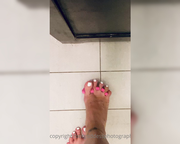 CatPrincess aka Catprincessfeet OnlyFans - Who likes white nails 2