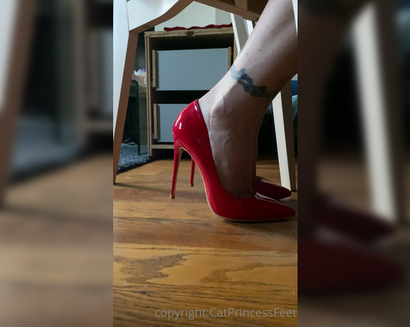 CatPrincess aka Catprincessfeet OnlyFans - Tip even if ur a heels guy Tip odd, if ur a barefoot guy 3