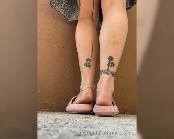 CatPrincess aka Catprincessfeet OnlyFans - Get under my soft soles 2