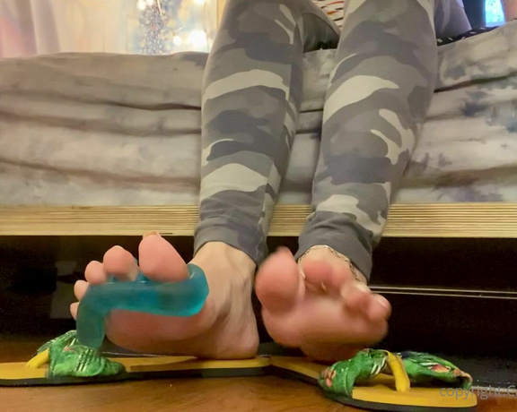 CatPrincess aka Catprincessfeet OnlyFans - Under my feet, dangles, n fancy flipflops