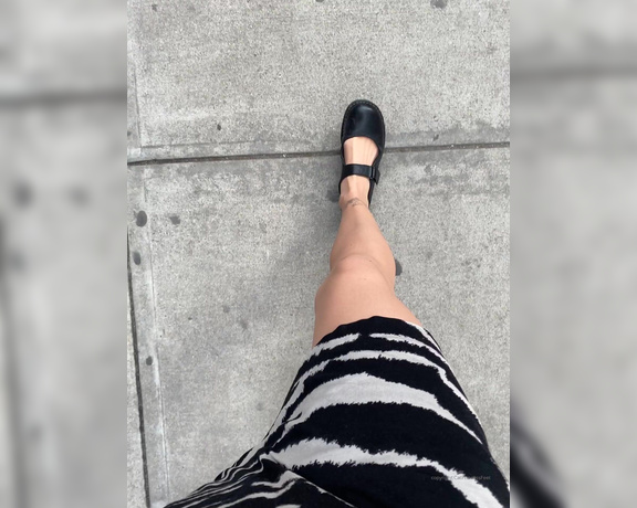 CatPrincess aka Catprincessfeet OnlyFans - How i walk my walk after i stroked u dry U want