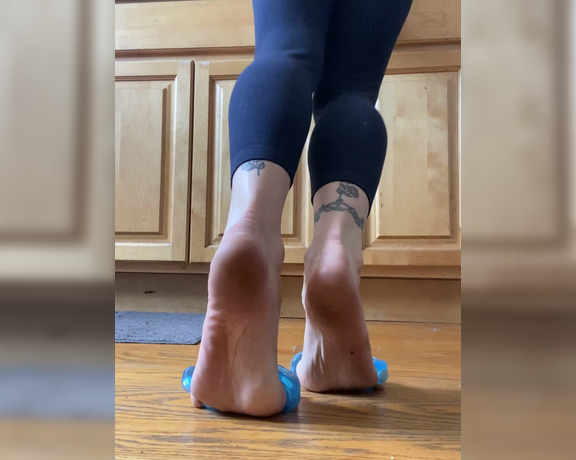 CatPrincess aka Catprincessfeet OnlyFans - Arches vs soles battle Which do u choose 3