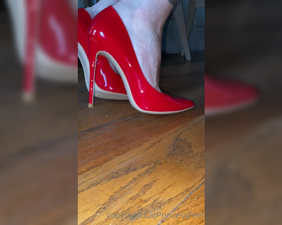 CatPrincess aka Catprincessfeet OnlyFans - Tip even if ur a heels guy Tip odd, if ur a barefoot guy 5