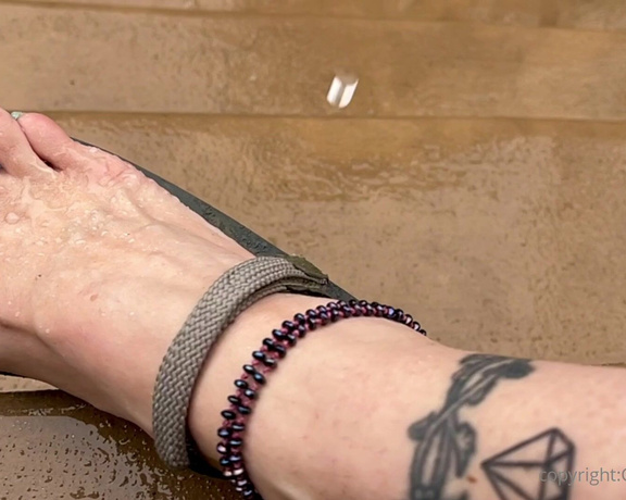 CatPrincess aka Catprincessfeet OnlyFans - Rainy slow motion sandal dangle, close up foot show, Hungarian milf feet pt1 Was a rainy day, i was