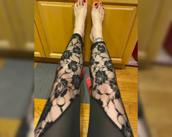 CatPrincess aka Catprincessfeet OnlyFans - Lace leggings and long toes, soles in long clip 4