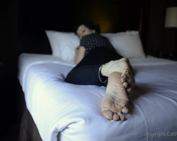 CatPrincess aka Catprincessfeet OnlyFans - Hungarian milf invites you in for a foot show day1 she saw you looking at her boots in the hotel