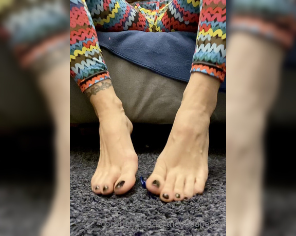 CatPrincess aka Catprincessfeet OnlyFans - Toes playing with toys was todays requestgot uwhich do u like most 3