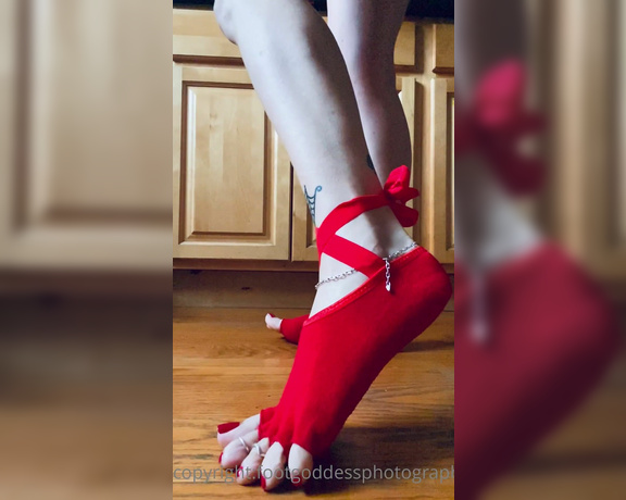 CatPrincess aka Catprincessfeet OnlyFans - Prancing around in my sexy new toeless yoga socksyou like