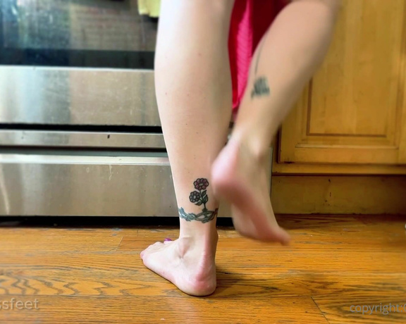 CatPrincess aka Catprincessfeet OnlyFans - Kitchen solescum watch )