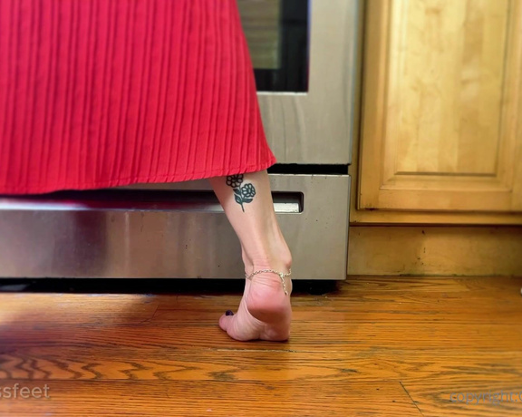 CatPrincess aka Catprincessfeet OnlyFans - Kitchen solescum watch )