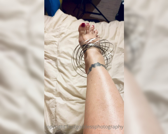 CatPrincess aka Catprincessfeet OnlyFans - Hand or foot 1