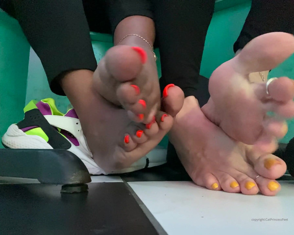 CatPrincess aka Catprincessfeet OnlyFans - Drinks n footsies with @yourchocolategoddess312 Would you be watching Tip for more videos if ud 3