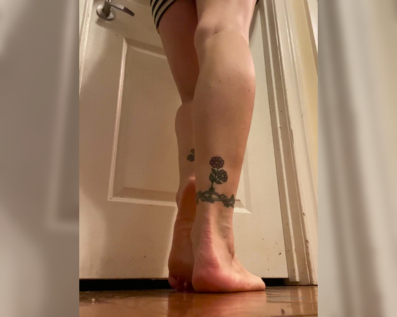 CatPrincess aka Catprincessfeet OnlyFans - Tip if u think u dont deserve this