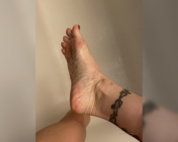 CatPrincess aka Catprincessfeet OnlyFans - Shower peeks