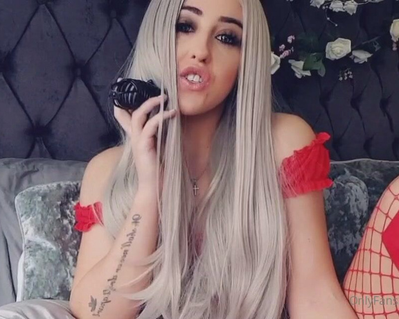 Miss Evie Lock aka Missevielock OnlyFans - You know beta, there are SO many hot advantages and benefits