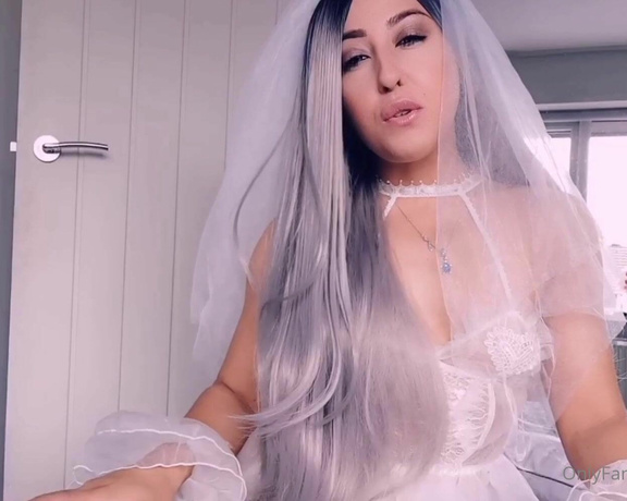 Miss Evie Lock aka Missevielock OnlyFans - Can you imagine if everyone found out the true reason I married