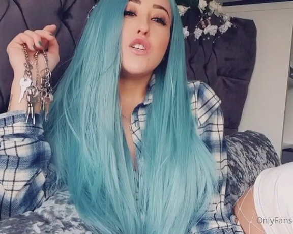 Miss Evie Lock aka Missevielock OnlyFans - Dont you get it beta That little thing you call a cock no lon