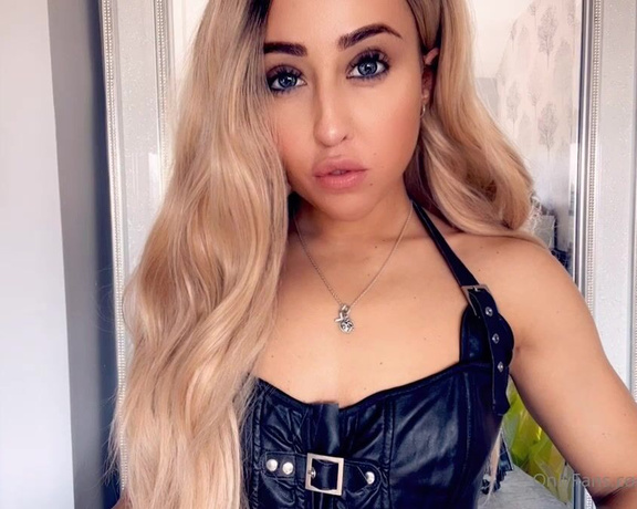 Miss Evie Lock aka Missevielock OnlyFans - Be honest with yourself you know a Woman of My calibre would