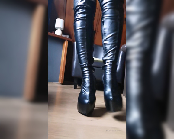 Miss Evie Lock aka Missevielock OnlyFans - I want to walk all over your naked body in My hot, thigh high