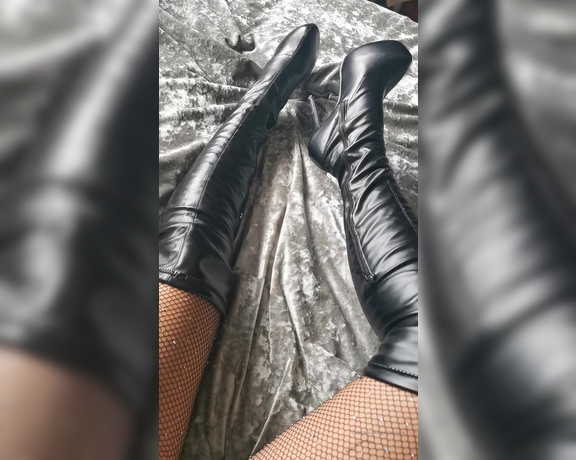 Miss Evie Lock aka Missevielock OnlyFans - I want that pathetic cock leaking and dripping over My hot, bla