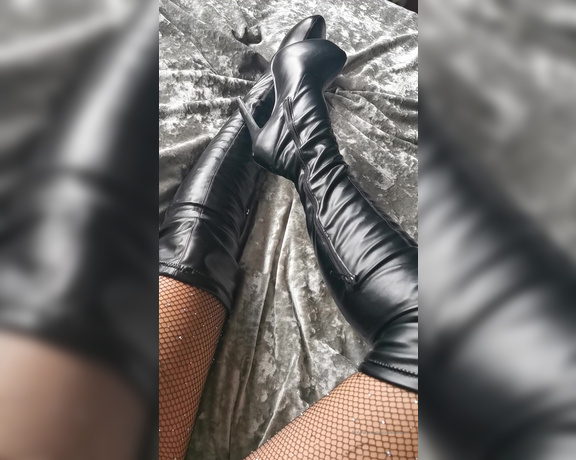 Miss Evie Lock aka Missevielock OnlyFans - I want that pathetic cock leaking and dripping over My hot, bla