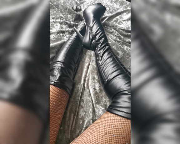 Miss Evie Lock aka Missevielock OnlyFans - I want that pathetic cock leaking and dripping over My hot, bla