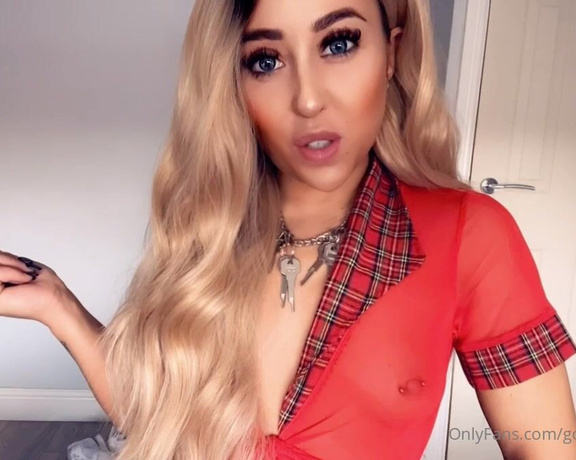 Miss Evie Lock aka Missevielock OnlyFans - I was one of the most popular girls in high school & I spent