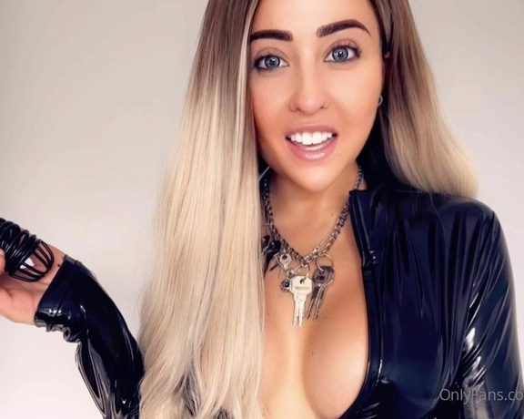 Miss Evie Lock aka Missevielock OnlyFans - You don’t deserve sex or pussy, not with that tiny inferior