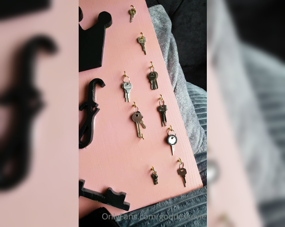 Miss Evie Lock aka Missevielock OnlyFans - This is how I keep My slaves chastity keys, and lookie! There