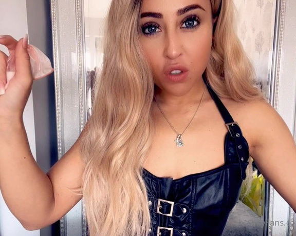 Miss Evie Lock aka Missevielock OnlyFans - Open wide, cucky! I have a tasty treat for you, I’m going