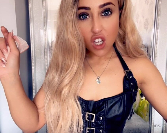 Miss Evie Lock aka Missevielock OnlyFans - Open wide, cucky! I have a tasty treat for you, I’m going