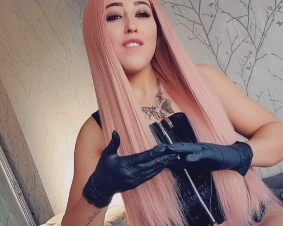 Miss Evie Lock aka Missevielock OnlyFans - I can think of all the naughty and dirty things I want to