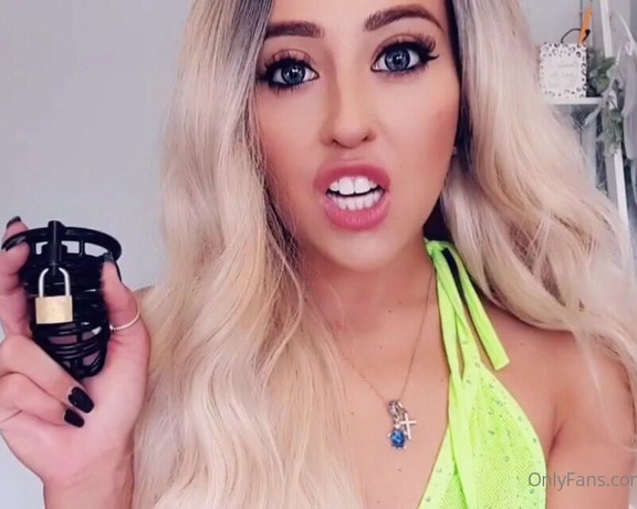 Miss Evie Lock aka Missevielock OnlyFans - You know and I know that your little cock doesnt deserve