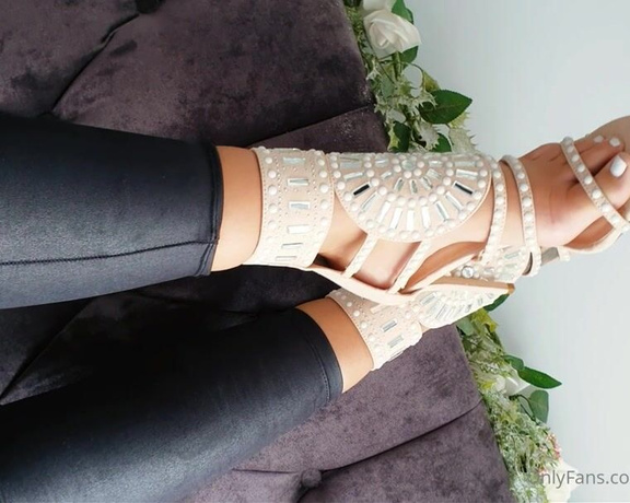 Miss Evie Lock aka Missevielock OnlyFans - How pretty are these gorgeous Goddess heels on My beautiful