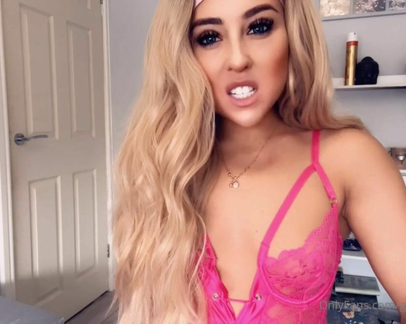 Miss Evie Lock aka Missevielock OnlyFans - No woman wants to date a loser with a tiny cock and that