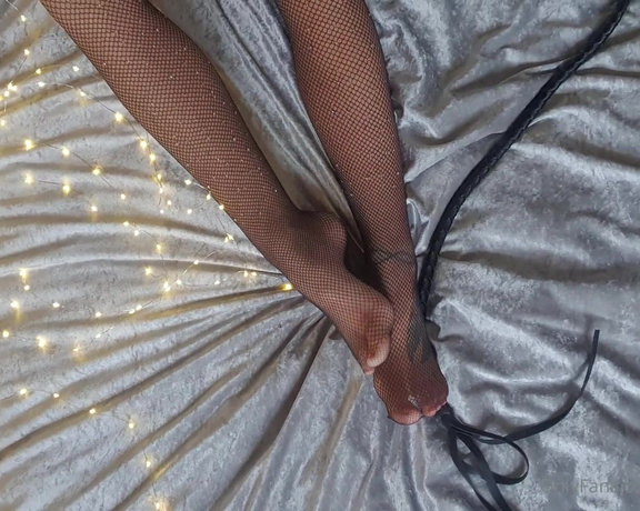 Miss Evie Lock aka Missevielock OnlyFans - Mmm, arent My fishnet soles just so mesmerising I know youd