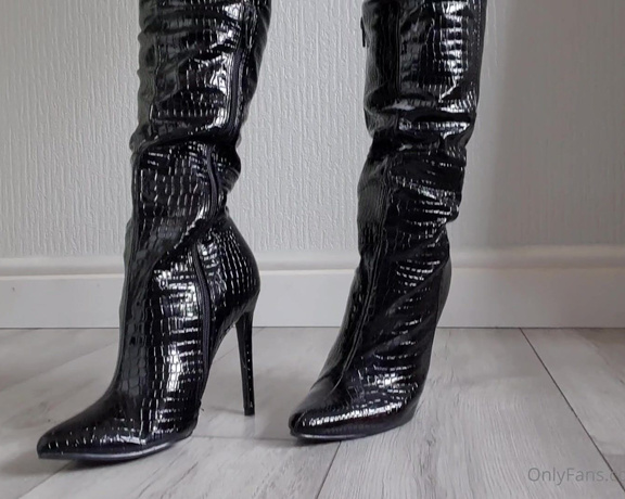 Miss Evie Lock aka Missevielock OnlyFans - These black snakeskin boots could do sooo much HOT damage