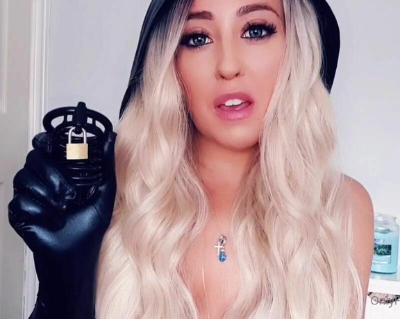 Miss Evie Lock aka Missevielock OnlyFans - Did you know that chastity is one of My favourite kinks If not