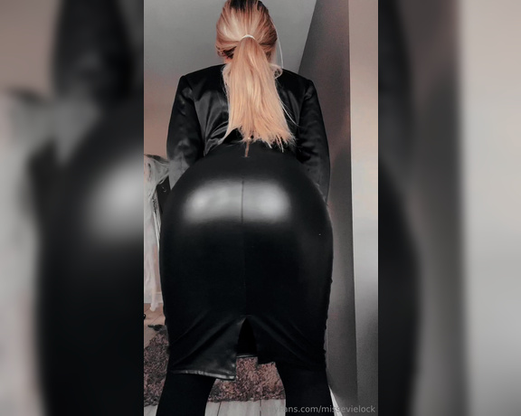 Miss Evie Lock aka Missevielock OnlyFans - Did the sight of My hot leather & sheer tights just send you