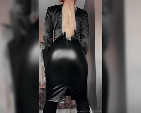 Miss Evie Lock aka Missevielock OnlyFans - Did the sight of My hot leather & sheer tights just send you