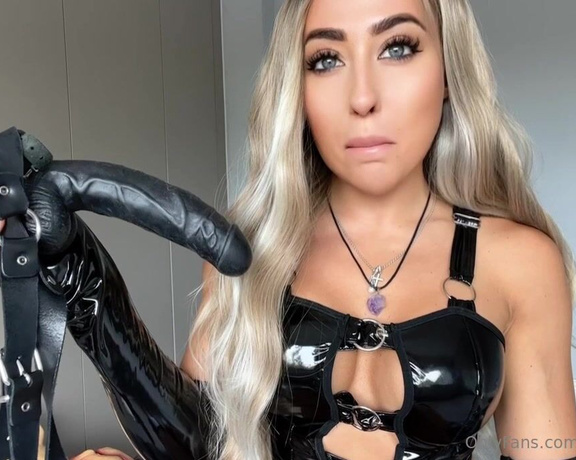 Miss Evie Lock aka Missevielock OnlyFans - Well Bitch How desperately do you want to be ruined by My BBC